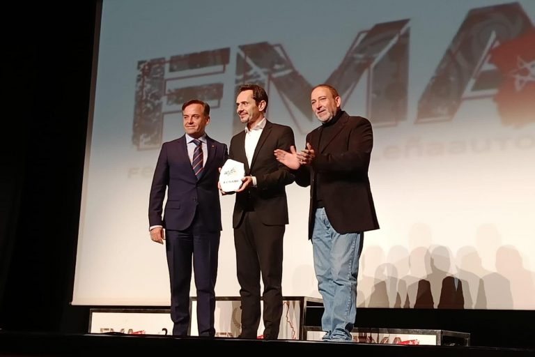 2a0de7d9-4577-4ac9-adad-fa181fd60931